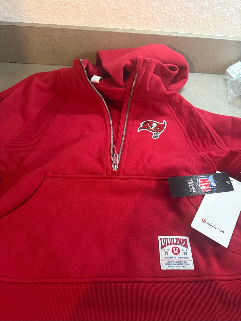 Lululemon NFL Tampa Bay Scuba. NWT